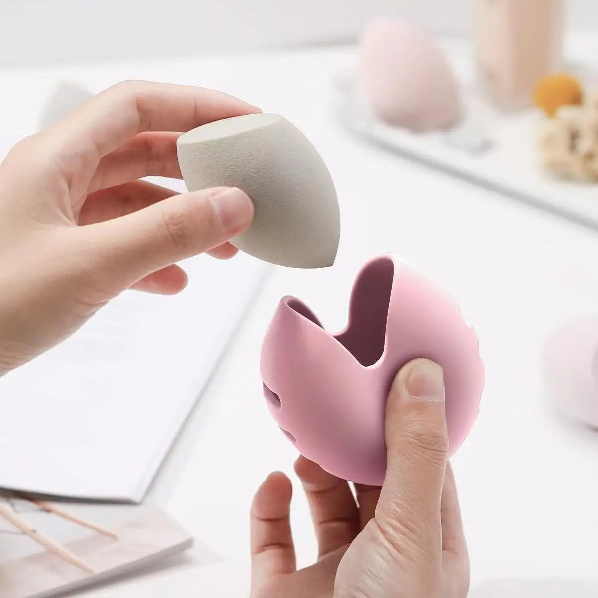 1PC Makeup Sponge Holder Eco-Friendly Silicone Multi-hole Beauty Egg Storage Case Travel Protable Cosmetic Puff Box Maquillaje